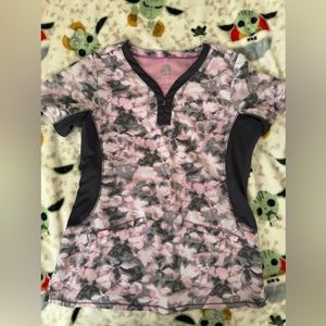 Healing Hands scrub set, shirt size M and Pants size S